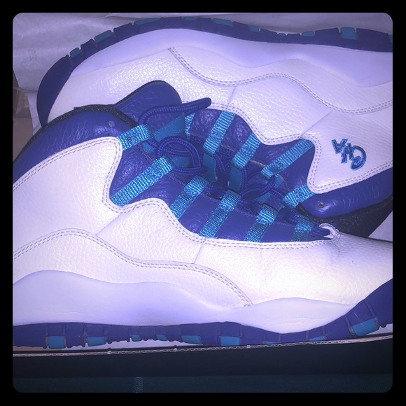 blue and white 10s